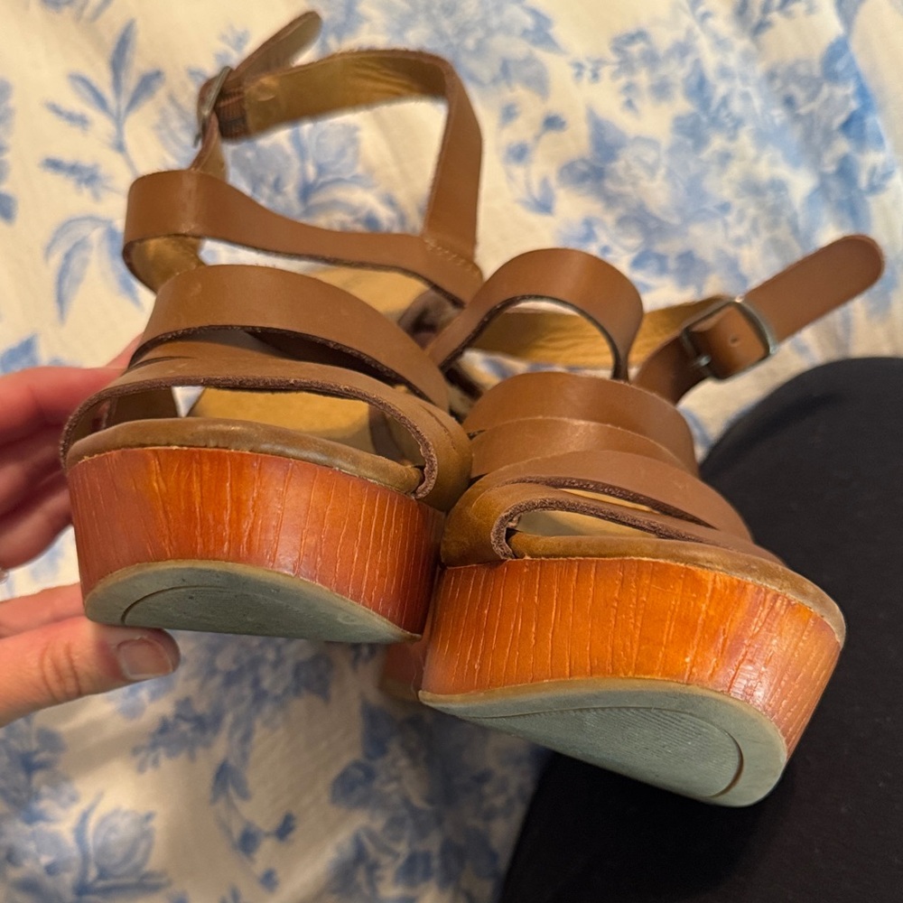 Lucky Brand Tan Multi-Strap Wedge Sandals - Picture 4 of 4